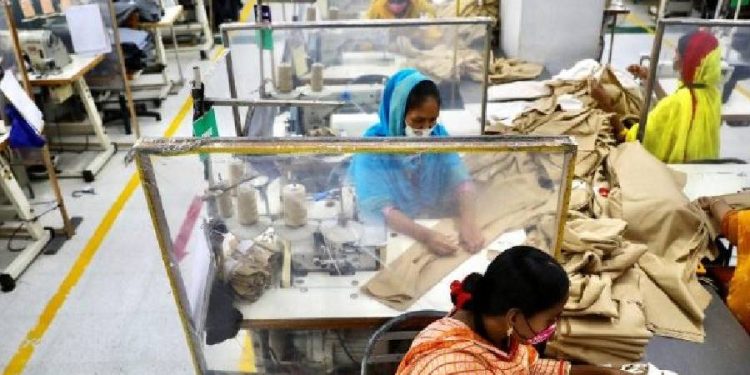 Bangladesh, caída del 14% en exportaciones de prendas en diciembre