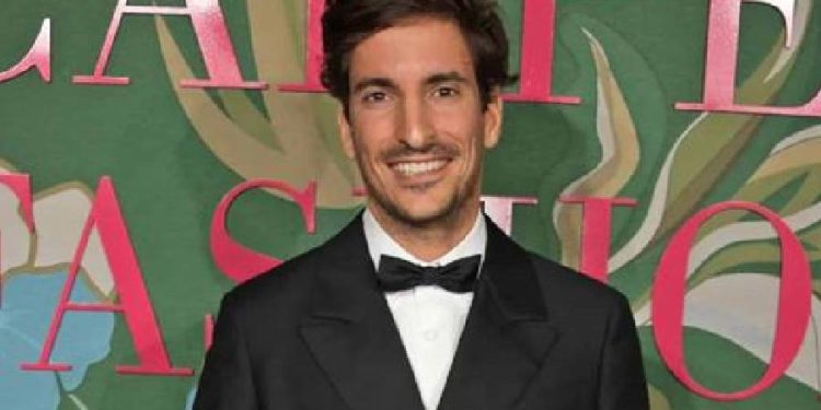 Bertelli toma las riendas de Versace: nuevo rumbo de relanzamiento