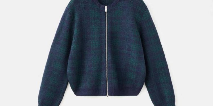 Cárdigan con cremallera: la prenda que reinventa el invierno