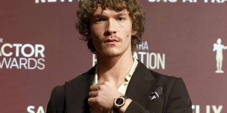 Connor Storrie: un reloj que eleva su estatus en Hollywood