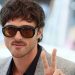 Elordi y sus gafas icónicas: una jugada de estilo