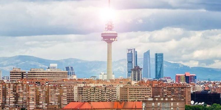 España: Nuevo gigante turístico mundial tras un 2025 histórico