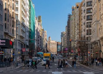 Eurozona mantiene crecimiento en 2025, pero modera su impulso al cierre