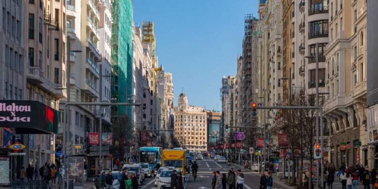 Eurozona mantiene crecimiento en 2025, pero modera su impulso al cierre