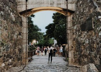 Nuevos desarrollos comerciales transforman el mapa económico de Colonia del Sacramento