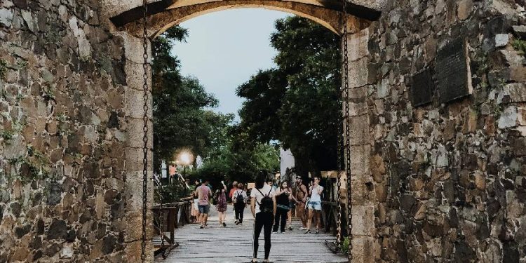 Nuevos desarrollos comerciales transforman el mapa económico de Colonia del Sacramento