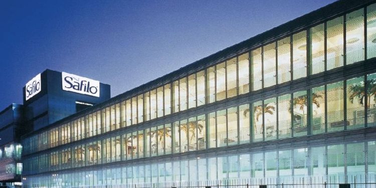 Safilo acelera la rentabilidad y reduce deuda en 2025