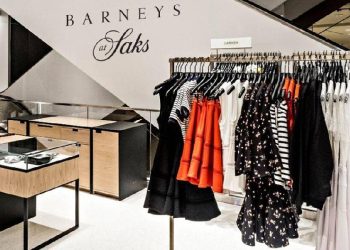 Saks al borde de la quiebra: cambios en la dirección y salida de deuda