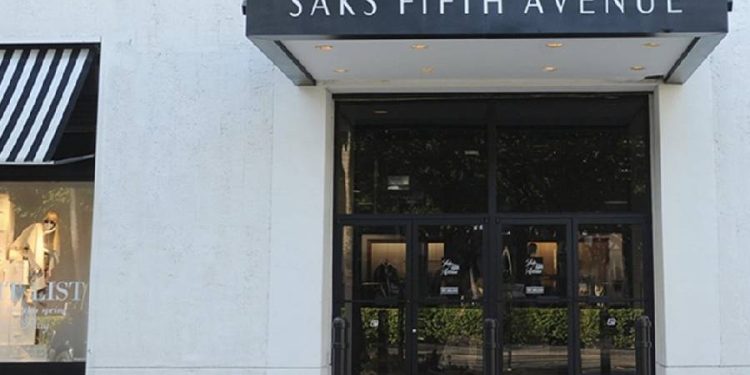 Saks busca un préstamo de 1.000 millones para evitar la quiebra