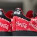 Coca-Cola y Adidas desatan la logomanía: Reinterpretan las iconicas Samba con un estilo pop radical