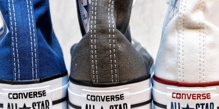 Los Converse Chuck Taylor Caramelo 2026 son el nuevo clásico que conquista la moda deportiva