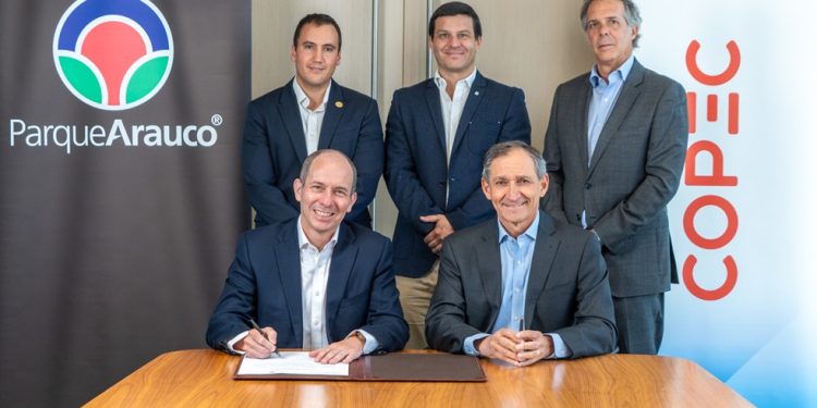 Parque Arauco y Copec Flux firman acuerdo para proyecto fotovoltaico