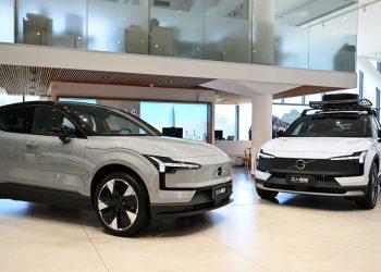 Volvo cierra un año histórico y lidera la transición eléctrica en Chile