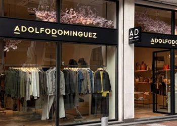 Adolfo Domínguez vuela en Bolsa con su plan estelar a 2029