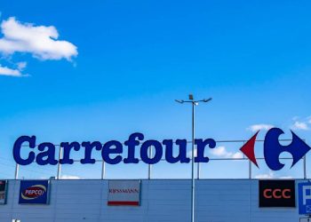 Carrefour enfrenta demanda histórica por intereses abusivos en tarjetas
