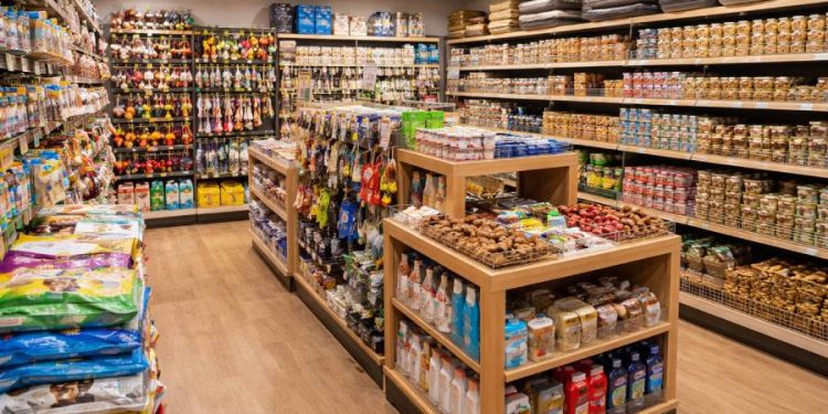 El auge del comercio mayorista de productos para mascotas en Santiago