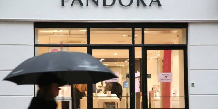 Pandora 2025: ventas moderan crecimiento y beneficio se eleva