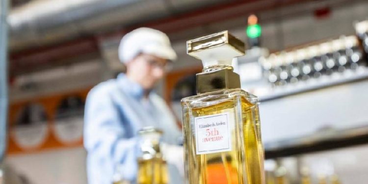 Revlon apuesta por Tarragona: nueva línea para Elizabeth Arden