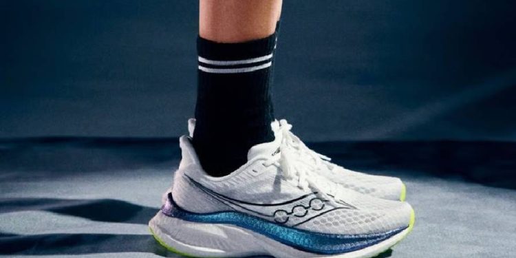 Wolverine World Wide impulsa su cuarto trimestre; Saucony lidera al alza