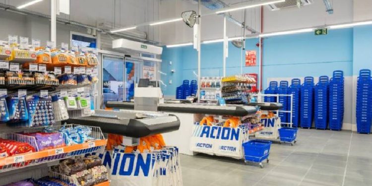 Action refuerza su expansión en Almería con quinta tienda
