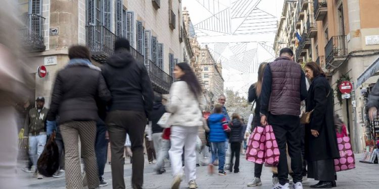Barcelona permite abrir domingos y festivos: la regla 2026