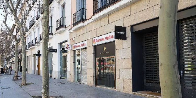 Crisis de locales en Madrid y Barcelona frena el retail