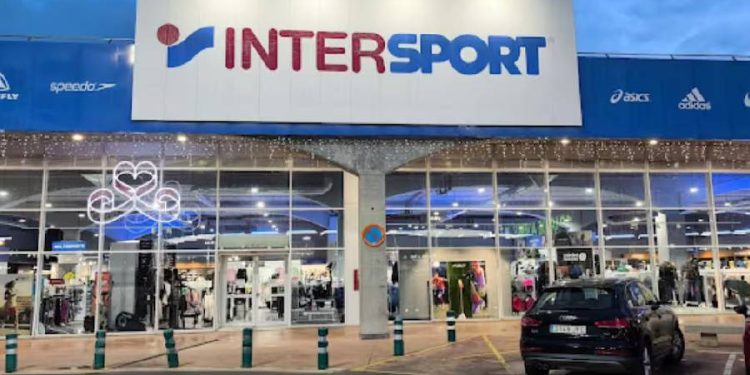 Desaparece una referencia deportiva: Intersport cierra 120 tiendas