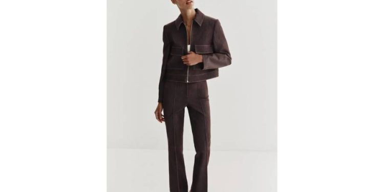 El dos piezas de Zara que estiliza y es tendencia en 2026