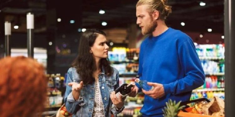 El suicidio del Retail: Por qué recortar personal mata tus ventas
