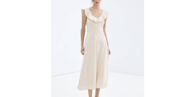 El vestido de lino de Mango que mejor sienta a las bajitas