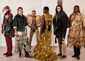 Estilo Venecia y sofisticación parisina cierran la Semana de la Moda