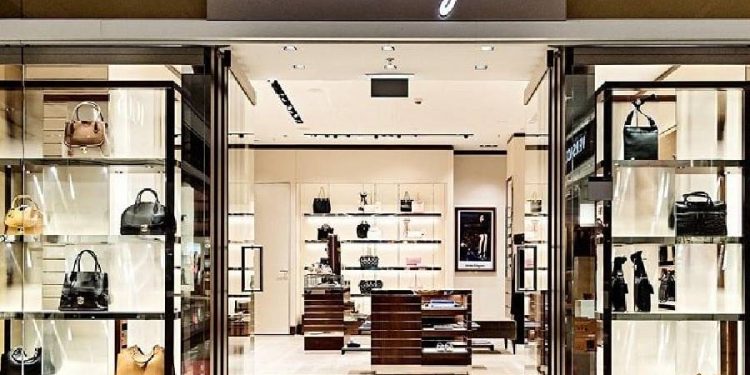 Ferragamo reduce pérdidas y fortalece su canal directo