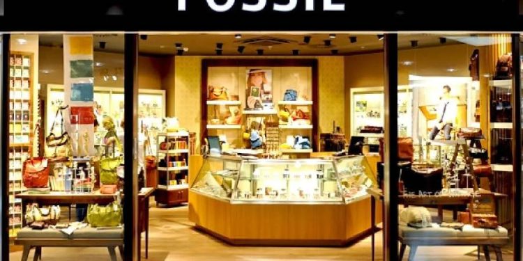 Fossil acelera su reestructuración tras desplome de ventas