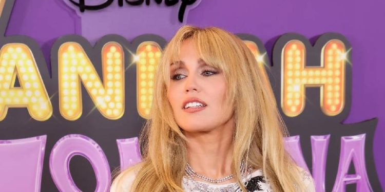 Hannah Montana: El icono Y2K que define la primavera 2026