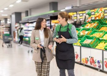 Mercadona eleva salarios y reparte 780 millones entre su equipo