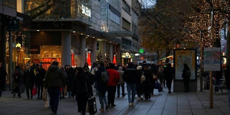 Moda en Alemania cae en enero y acentúa la brecha con el retail