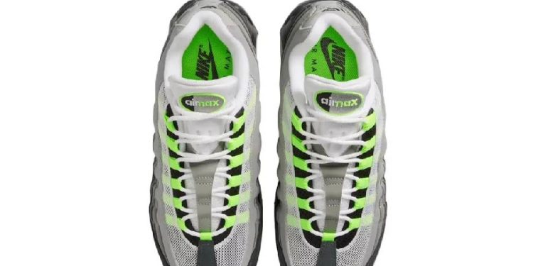 NIKE