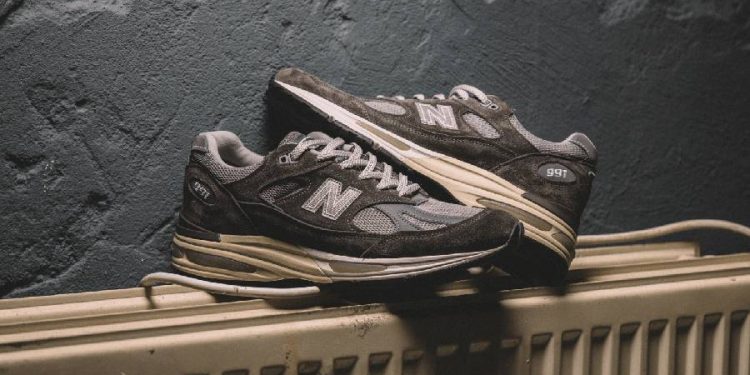 Nuevo lujo discreto: New Balance 991v1 Oyster Grey