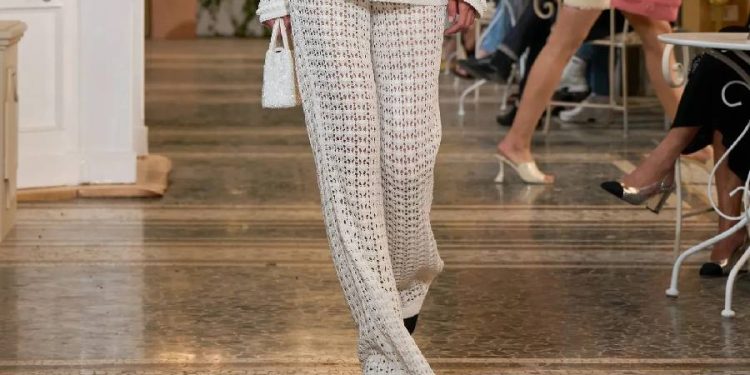 Pantalón de crochet: el hit que releva al vaquero en 2026