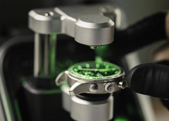 Porsche Design inaugura planta de relojería