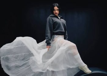 Rosalía eleva la estética deportiva con New Balance