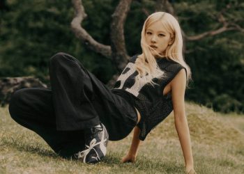 Rosé transforma la nostalgia en retrofuturismo con Puma
