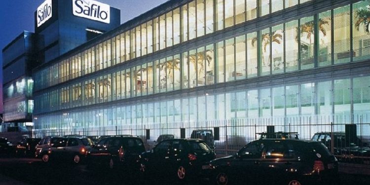 Safilo mejora rentabilidad en 2025 pese a ventas planas