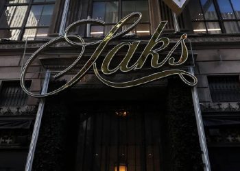 Saks amplía financiación en quiebra con 300 millones