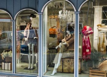 Venta del comercio minorista en España: sube 2% y empleo 0,7%