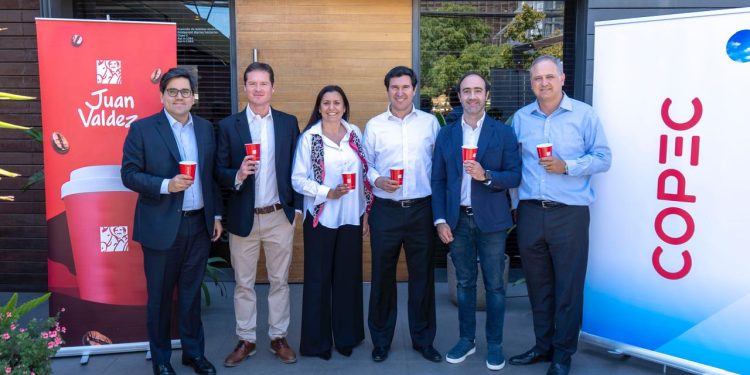 Juan Valdez acelera su expansión en Chile con Copec