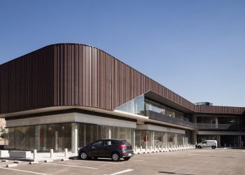 strip center