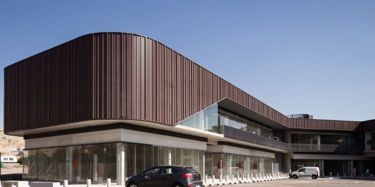 strip center