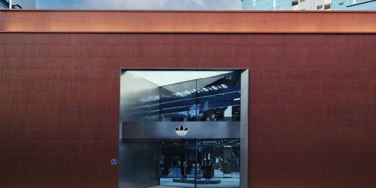 Adidas vuela en 2026: sus ventas suben 7% y el beneficio 13%