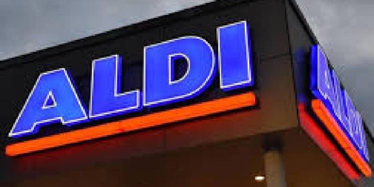 Aldi España rompe su racha de pérdidas pero sigue bajo lupa